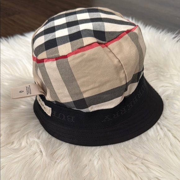 Burberry Checkered Bucket Hat - Picture 1 of 10